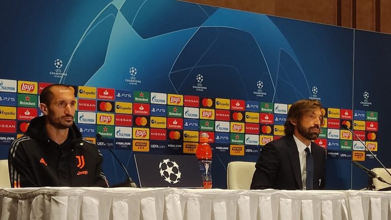 La conférence de presse de Pirlo et Chiellini