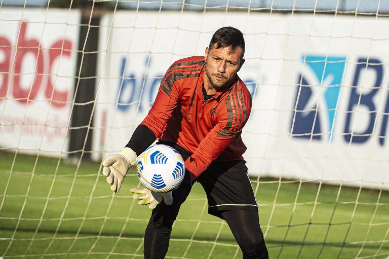 Un Brésilien pour suppléer Szczesny et remplacer Buffon la saison prochaine ?