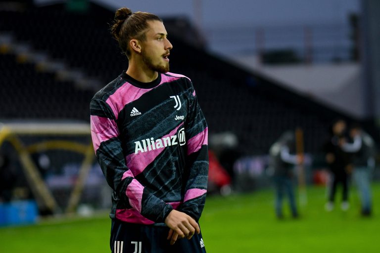 Cagliari ne lâche pas d&rsquo;une semelle Radu Dragusin, la Juventus ouverte au prêt mais…