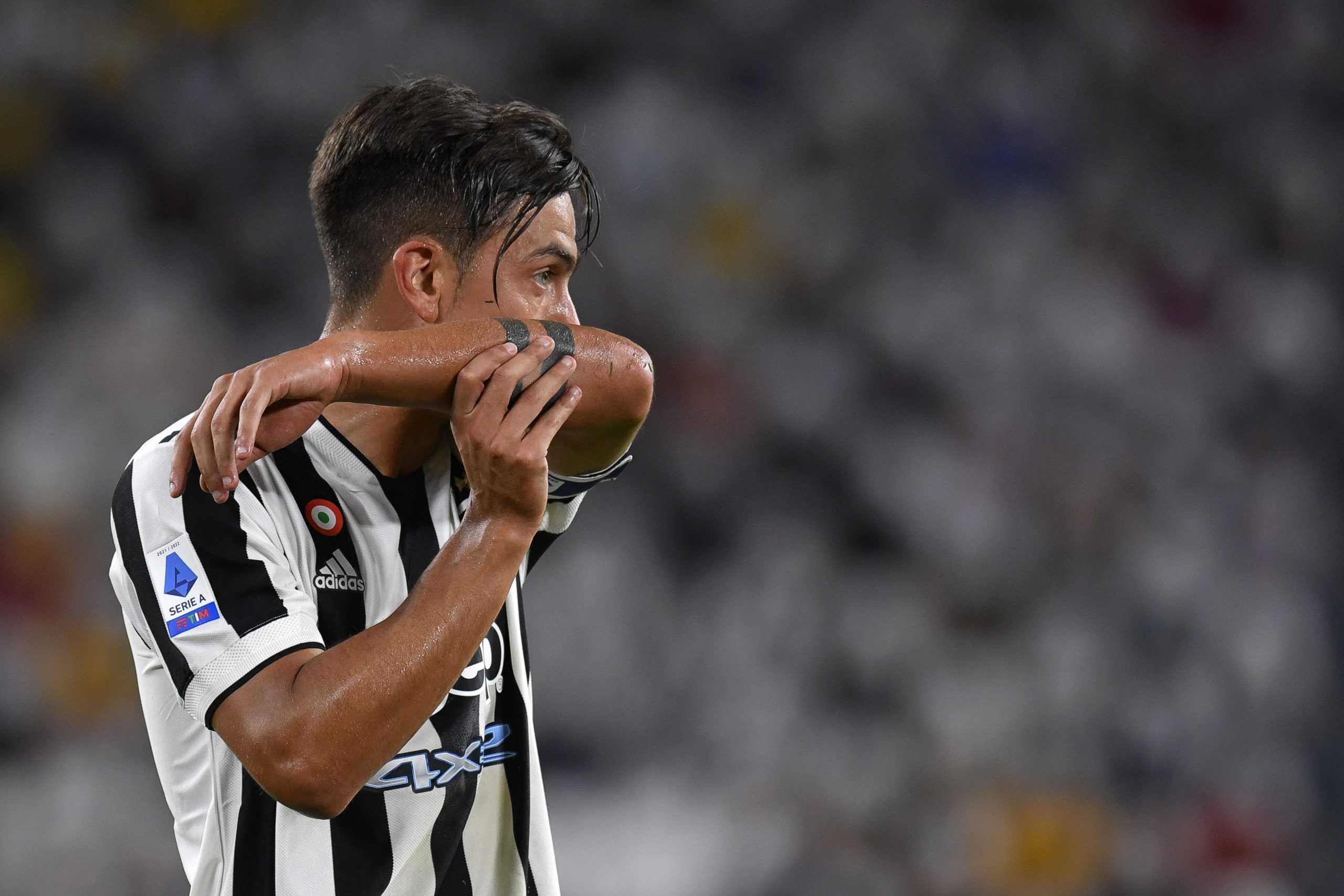 TURIN, ITALY - AUGUST 28: Paulo Dybala of Juventus reacts during the Serie A match between Juventus and Empoli FC at Juventus Stadium on August 28, 2021 in Turin, Italy. (Photo by Giorgio Perottino/Getty Images)