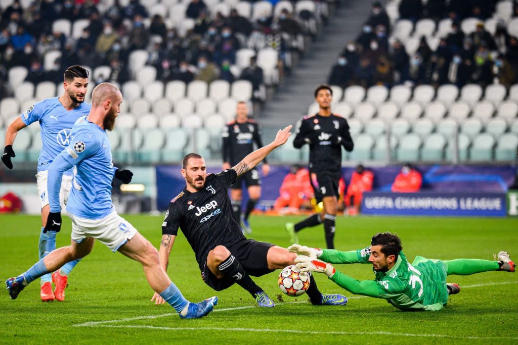 Sans forcer, la Juventus assure la victoire contre Malmö et profite du faux pas de Chlesea pour finir en tête