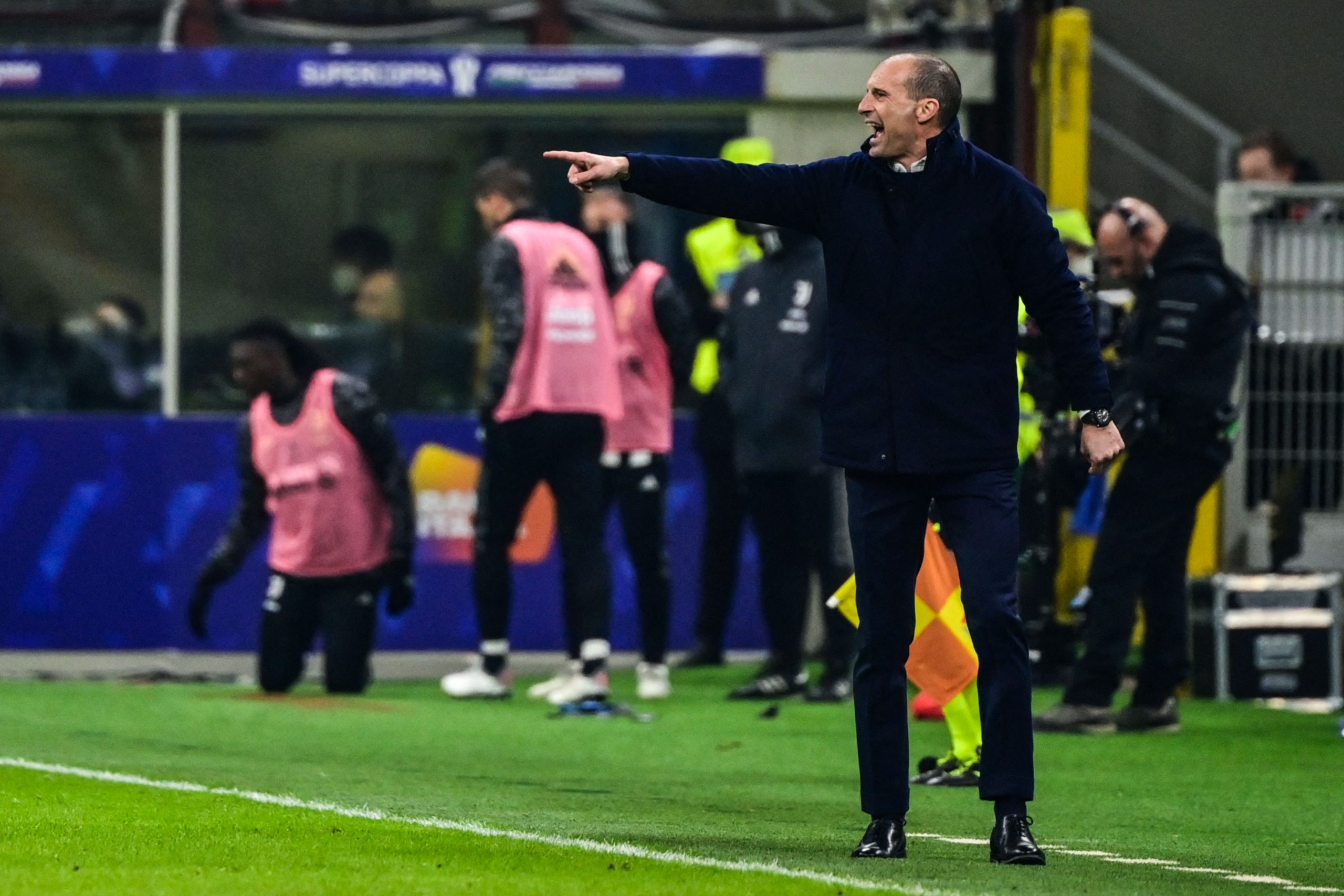 Juventus' Italian head coach Massimiliano Allegri gives instructions during the Italian Super Cup (Supercoppa italiana) football match between Inter and Juventus on January 12, 2022 at the San Siro stadium in Milan. (Photo by MIGUEL MEDINA / AFP) (Photo by MIGUEL MEDINA/AFP via Getty Images)