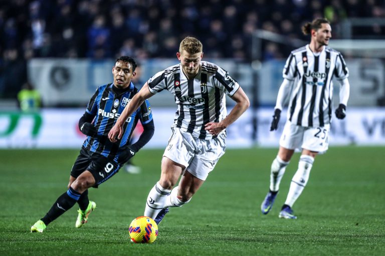 De Ligt très costaud malgré le but, Locatelli en difficulté… Les tops et flops de cet Atalanta – Juventus