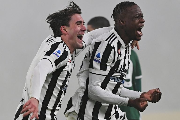 Pour leur grande première, Vlahovic et Zakaria font gagner la Juventus