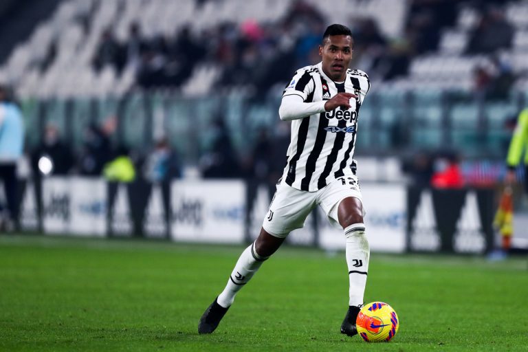 La Juventus s&rsquo;apprête à dire CIAO à Alex Sandro