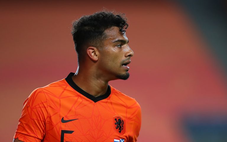 Un latéral néerlandais pour remplacer Alex Sandro ?