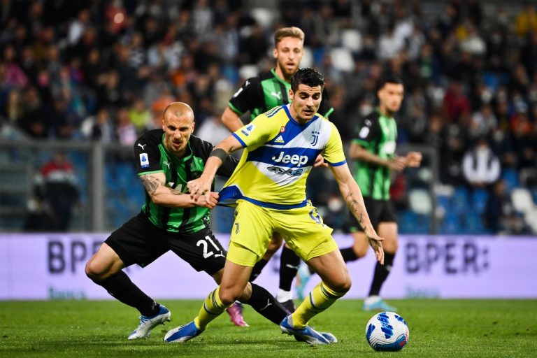La Juventus terrasse Sassuolo dans les dernières secondes et reste en course pour le podium