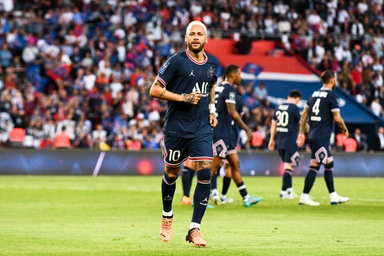 Neymar est sur le marché ! La Juventus doit-elle tenter le diable ?