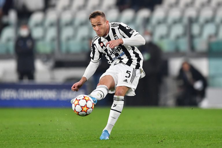 Arthur Melo est jugé trop cher pour Valence selon son entraîneur
