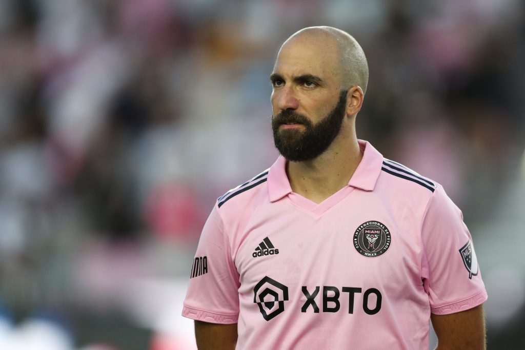 Gonzalo Higuain annonce qu&rsquo;il va mettre fin à sa carrière