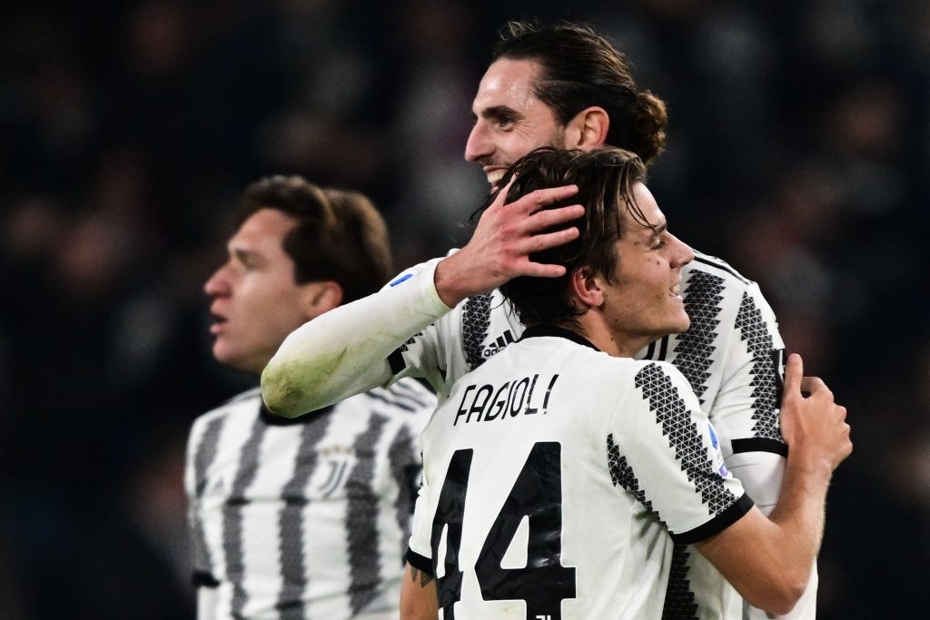 Adrien Rabiot réclamerait un très gros salaire pour prolonger avec la Juventus