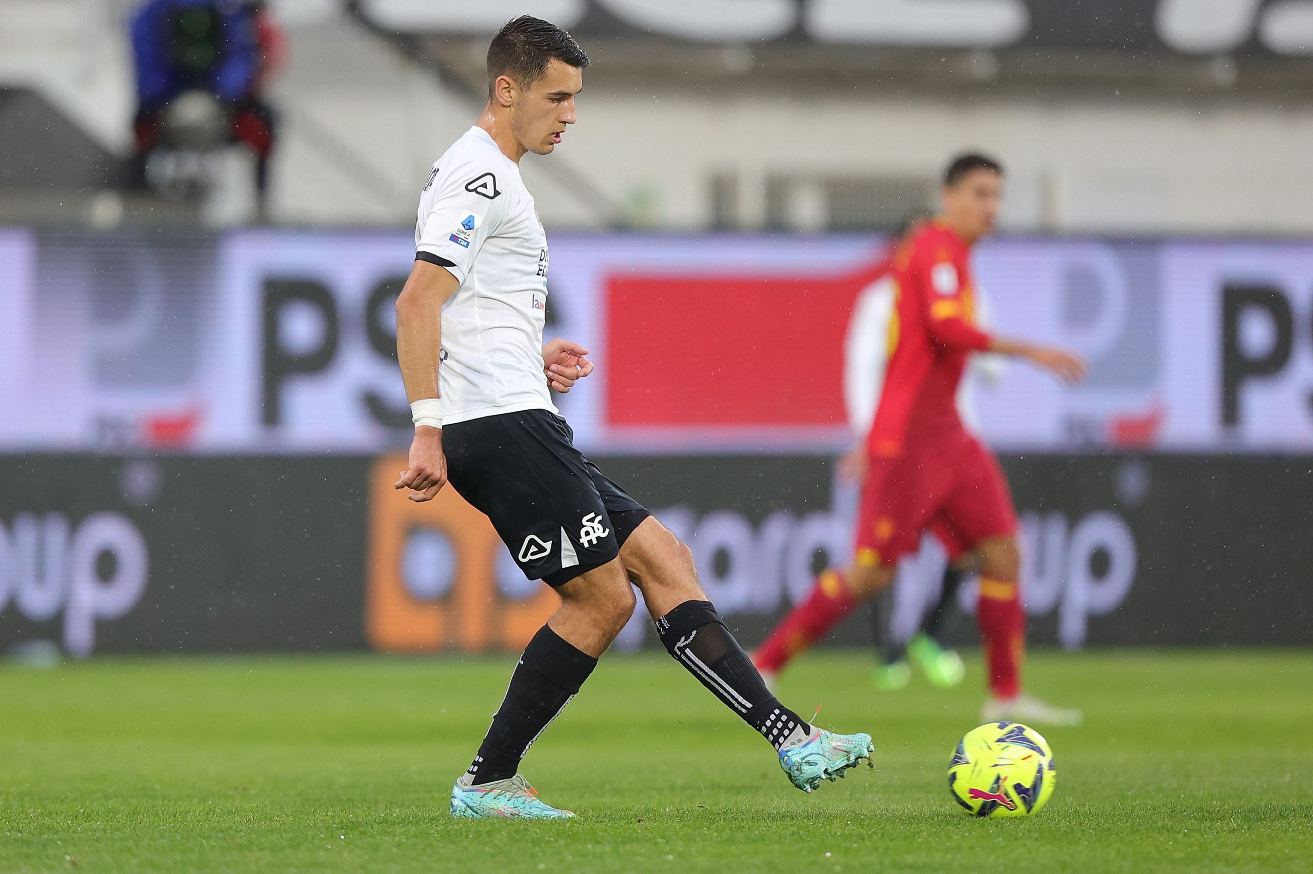 LA SPEZIA, ITALY - JANUARY 08: Jakub Piotr Kiwior of Spezia Calcio in action during the Serie A match between Spezia Calcio and US Lecce at Stadio Alberto Picco on January 8, 2023 in La Spezia, Italy. (Photo by Gabriele Maltinti/Getty Images)