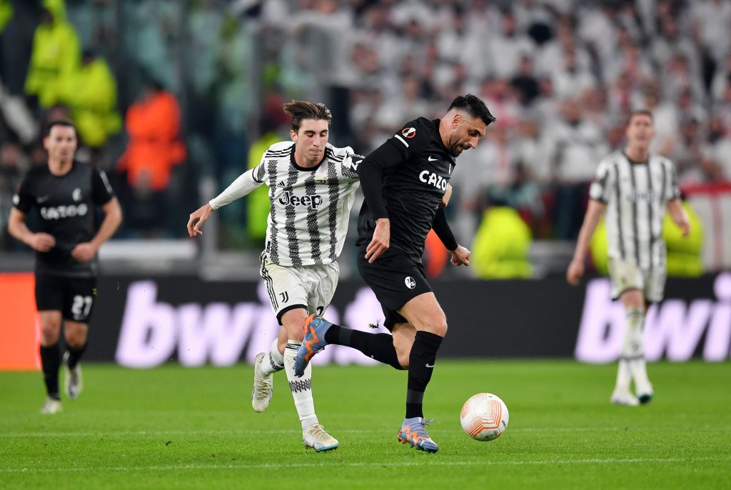 Cet ailier italien de Fribourg évoque les qualités de la Juventus avant le match retour