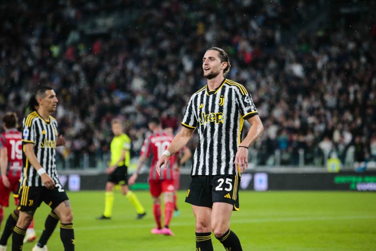Le destin d&rsquo;Adrien Rabiot se trouve en Angleterre et plus à la Juve