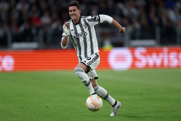 Trois immenses clubs européens se bousculent pour recruter Dusan Vlahovic