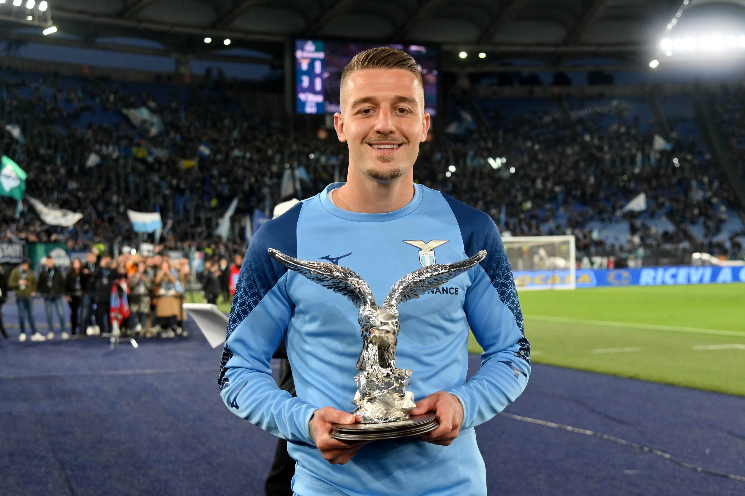 ROME, ITALY - APRIL 08: Sergej Milinkovic Savic and Claudio Lotito are awarded prior the Serie A match between SS Lazio and Juventus at Stadio Olimpico on April 08, 2023 in Rome, Italy. (Photo by Marco Rosi - SS Lazio/Getty Images)