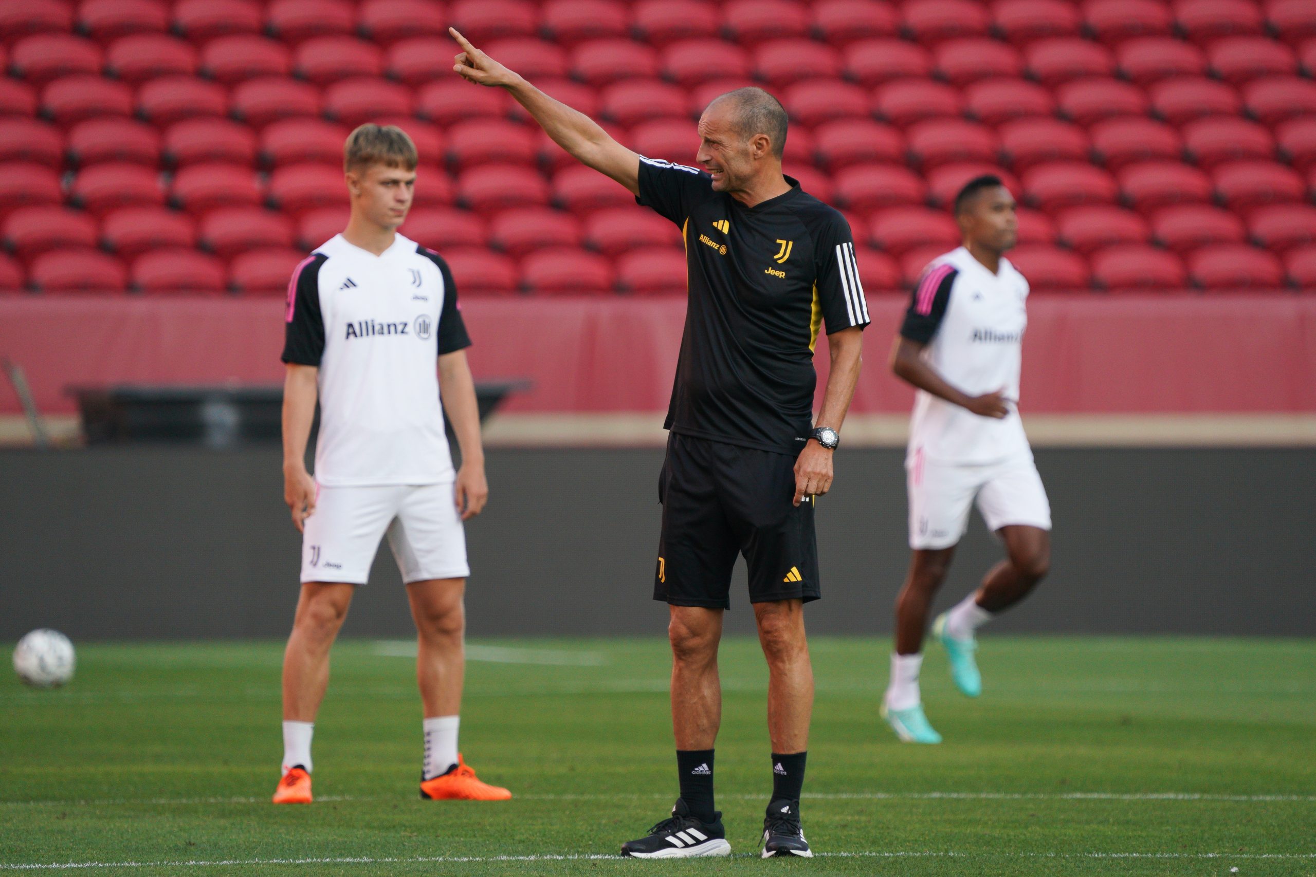 SANTA CLARA, CALIFORNIA - JULY 22: Head coach Massimiliano Allegri of Juventus gestures during his club's training session after the planned friendly against Barcelona was cancelled, at Levi's Stadium on July 22, 2023 in Santa Clara, California. (Photo by Loren Elliott/Getty Images)