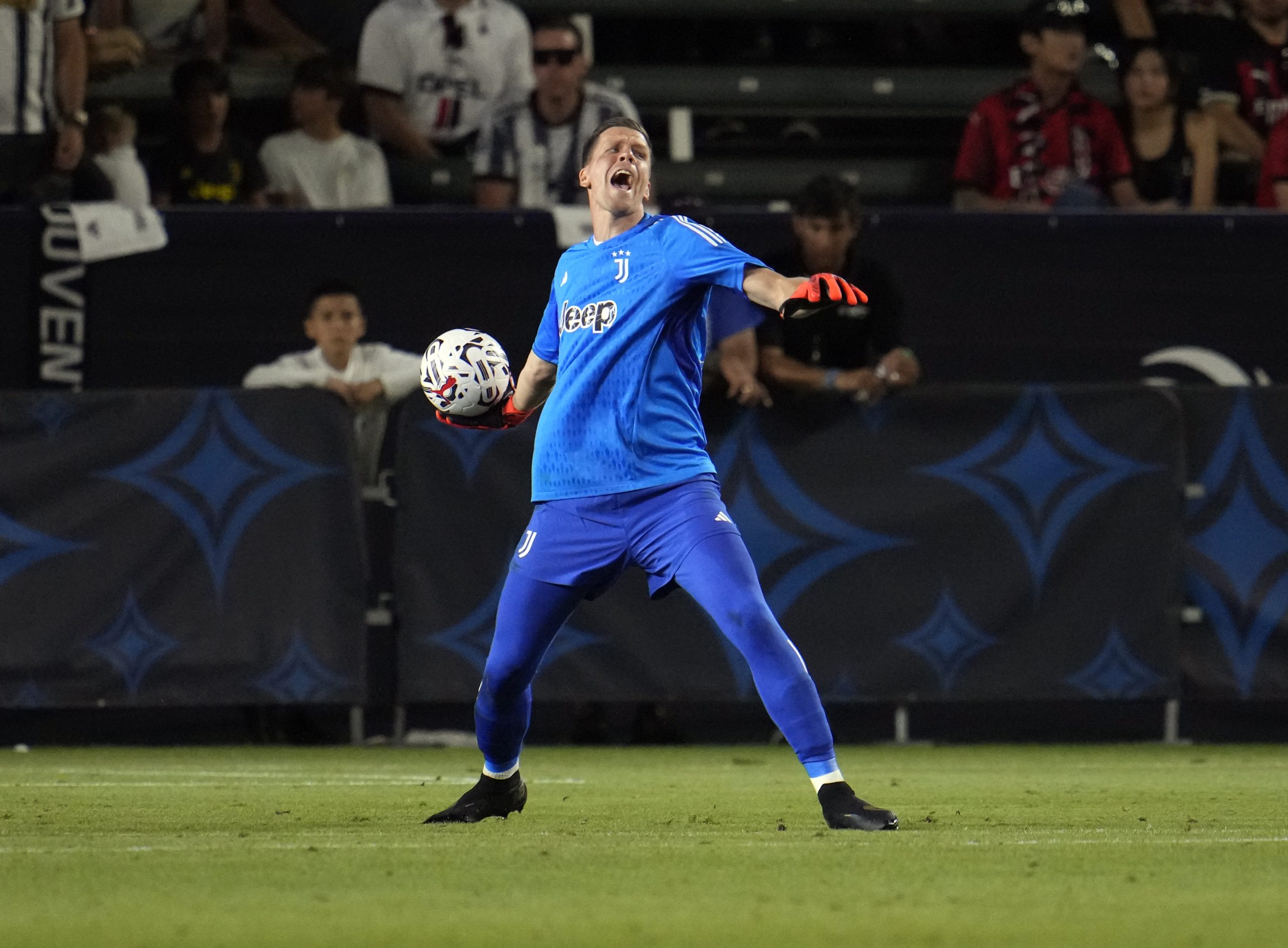 CARSON, CALIFORNIA - JULY 27: Goalkeeper Wojciech Szczesny #1 of Juventus throws against AC Milan during the first half of the pre-season friendly match between Juventus and AC Milan at Dignity Health Sports Park on July 27, 2023 in Carson, California. (Photo by Kevork Djansezian/Getty Images)