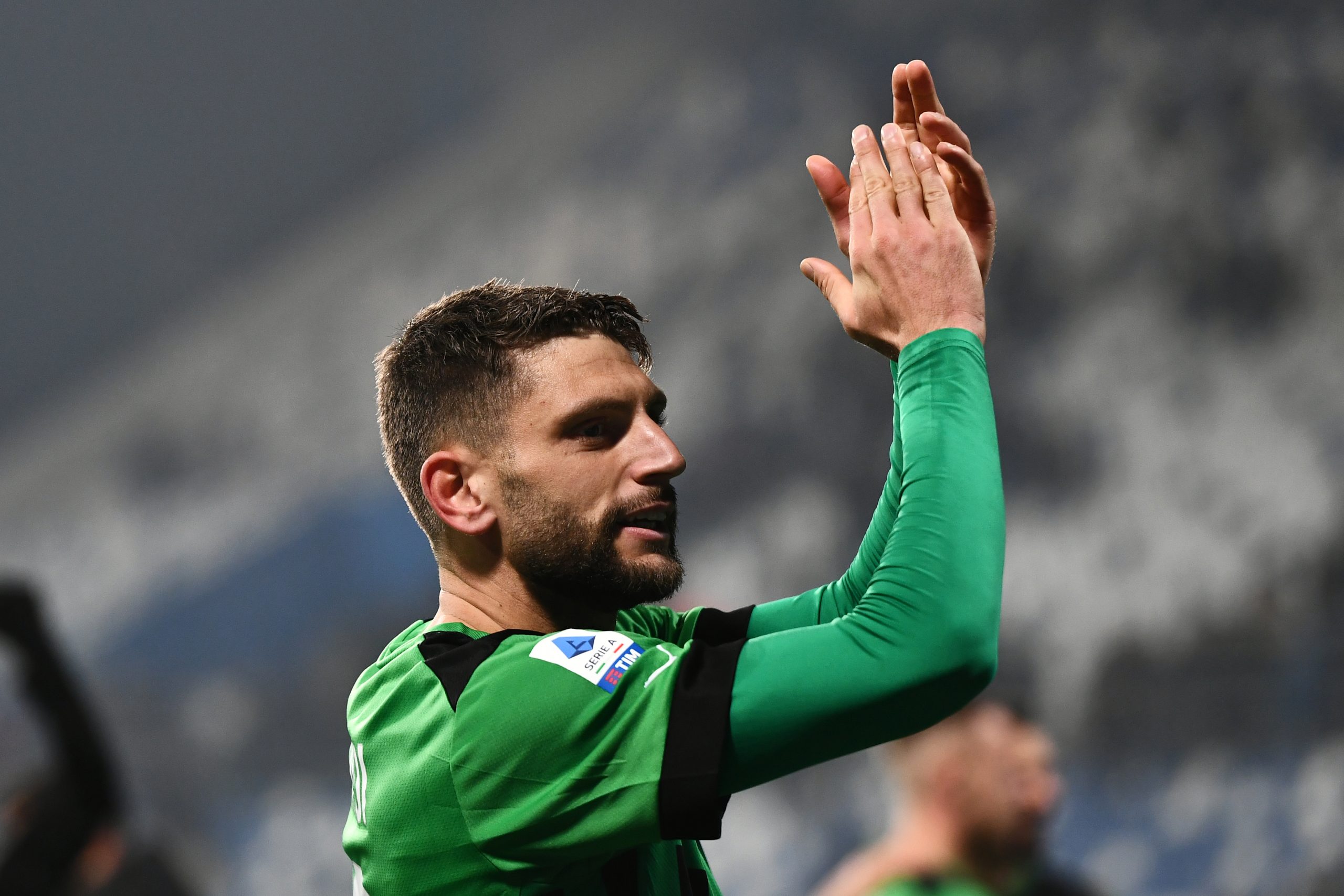 REGGIO NELL'EMILIA, ITALY - FEBRUARY 04: Domenico Berardi of US Sassuolo celebrates victory after the Serie A match between US Sassuolo and Atalanta BC at Mapei Stadium - Citta' del Tricolore on February 04, 2023 in Reggio nell'Emilia, Italy. (Photo by Alessandro Sabattini/Getty Images)