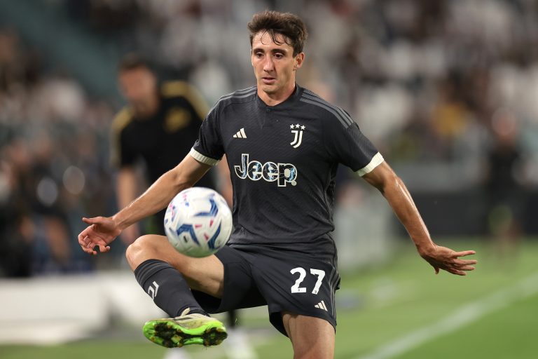 Andrea Cambiaso restera longtemps à la Juventus, son agent le confirme