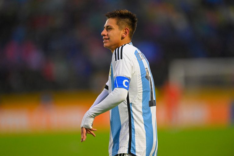 La Juventus suit Claudio Echeverri, ce très grand talent Argentin