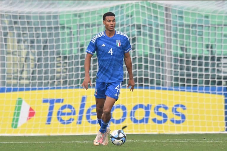 La Juventus pourrait chercher le remplaçant d&rsquo;Alex Sandro en Serie B