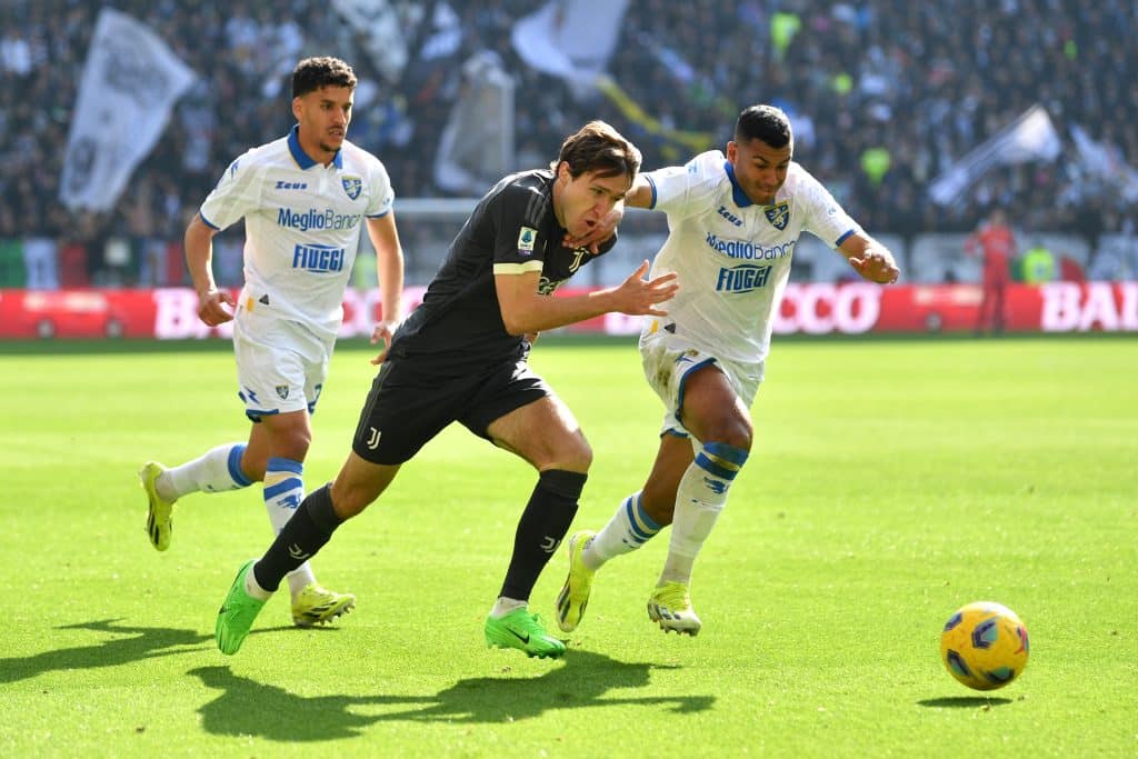 Juventus – Frosinone : Vlahovic voit double, Chiesa et la défense turinoise à l&rsquo;envers, Rugani en sauveur… Les tops et flops