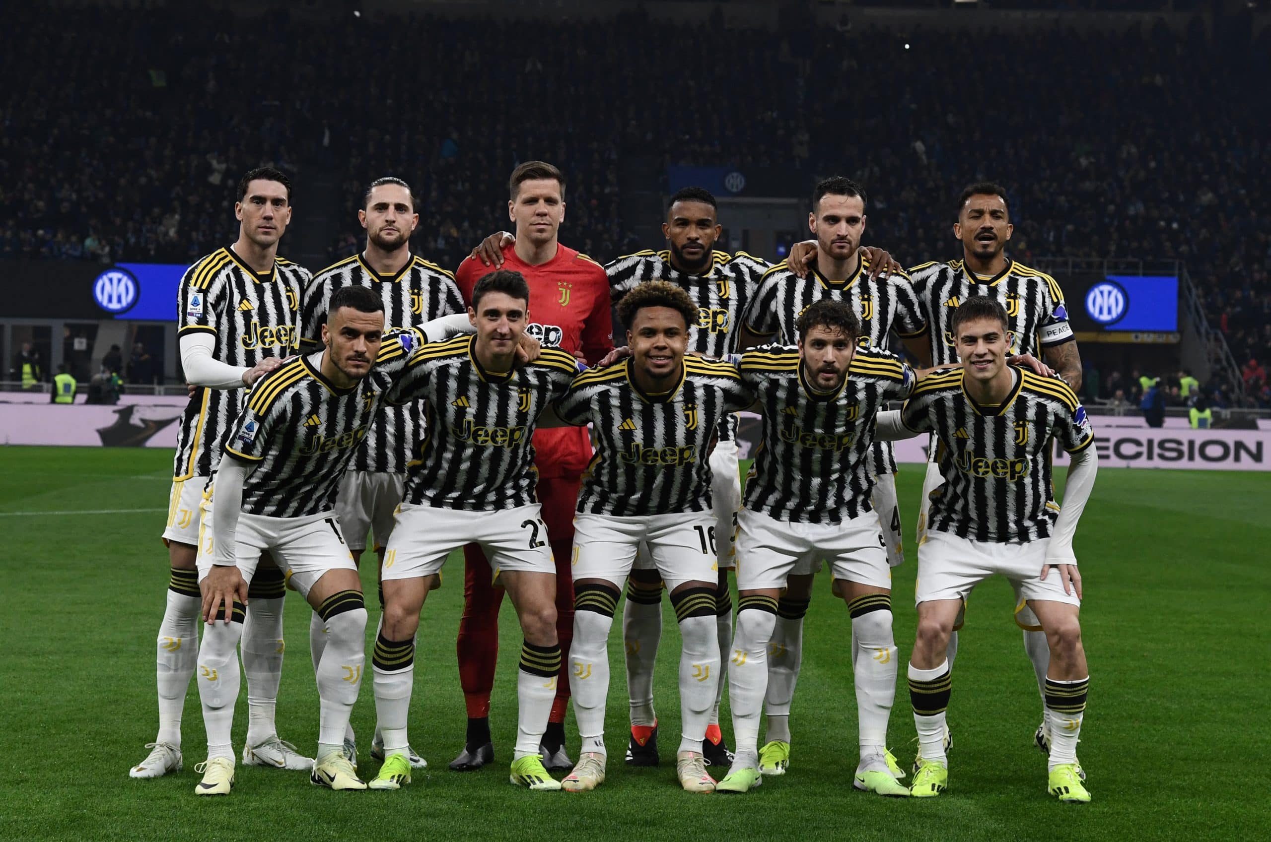 Juventus' players line up prior to the Serie A football match between Inter Milan and Juventus at the San Siro stadium in Milan, on February 4, 2024. (Photo by Isabella BONOTTO / AFP) (Photo by ISABELLA BONOTTO/AFP via Getty Images)
