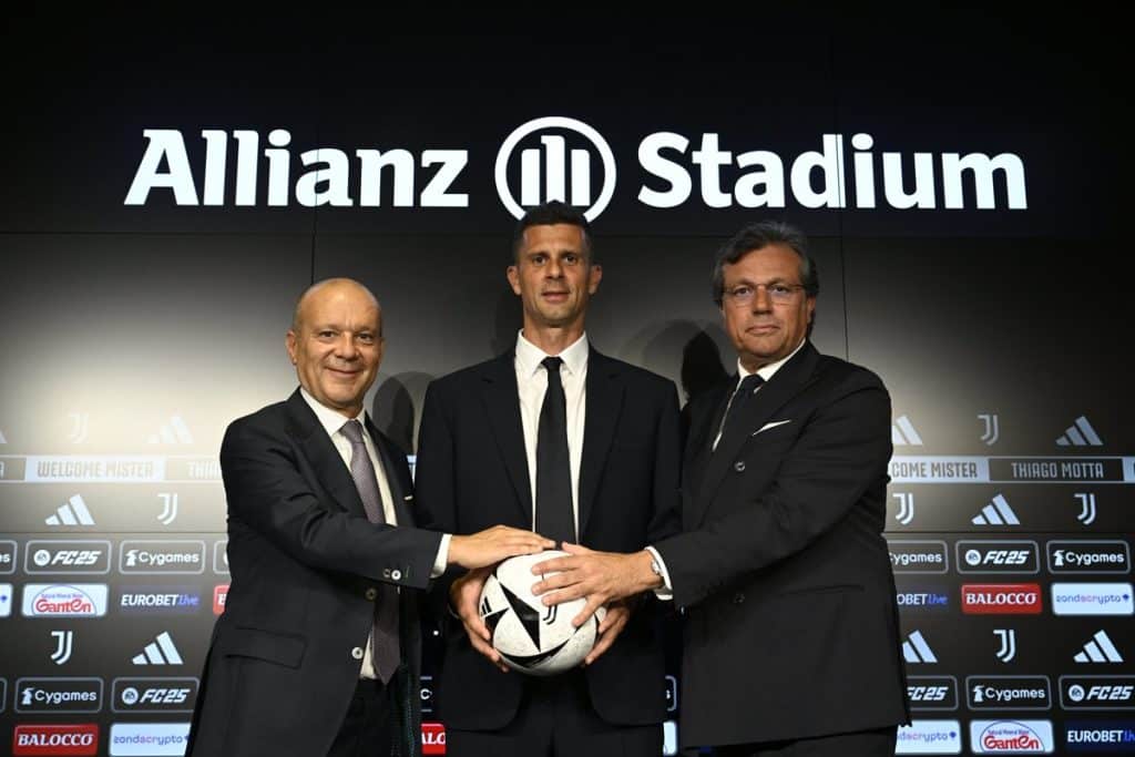 Thiago Motta se présente devant les médias en tant que nouveau coach de la Juventus