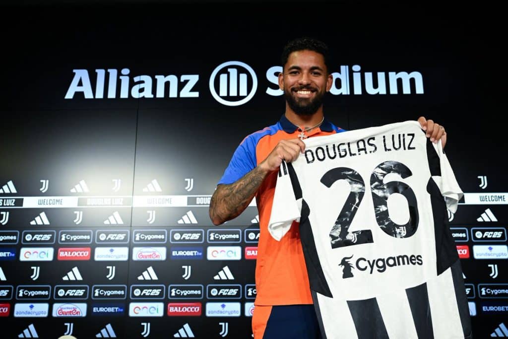 La première conférence de presse de Douglas Luiz à la Juventus