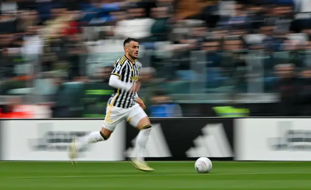 Filip Kostic rejoint Fenerbahçe en prêt avec option d&rsquo;achat