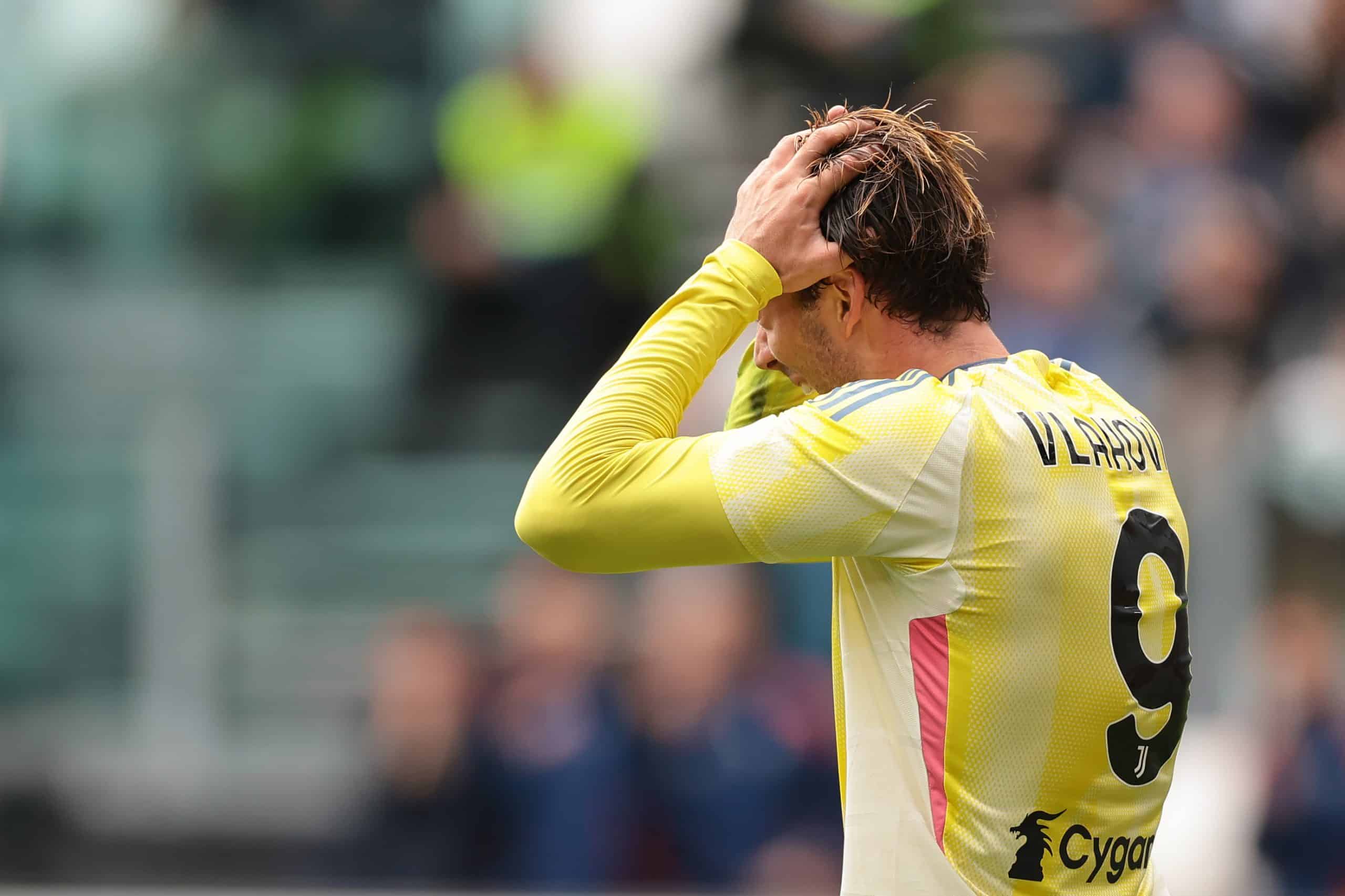 TURIN, ITALY - OCTOBER 06: Dusan Vlahovic of Juventus reacts during the Serie A match between Juventus FC and Cagliari Calcio at Allianz Stadium on October 06, 2024 in Turin, Italy. (Photo by Jonathan Moscrop/Getty Images)