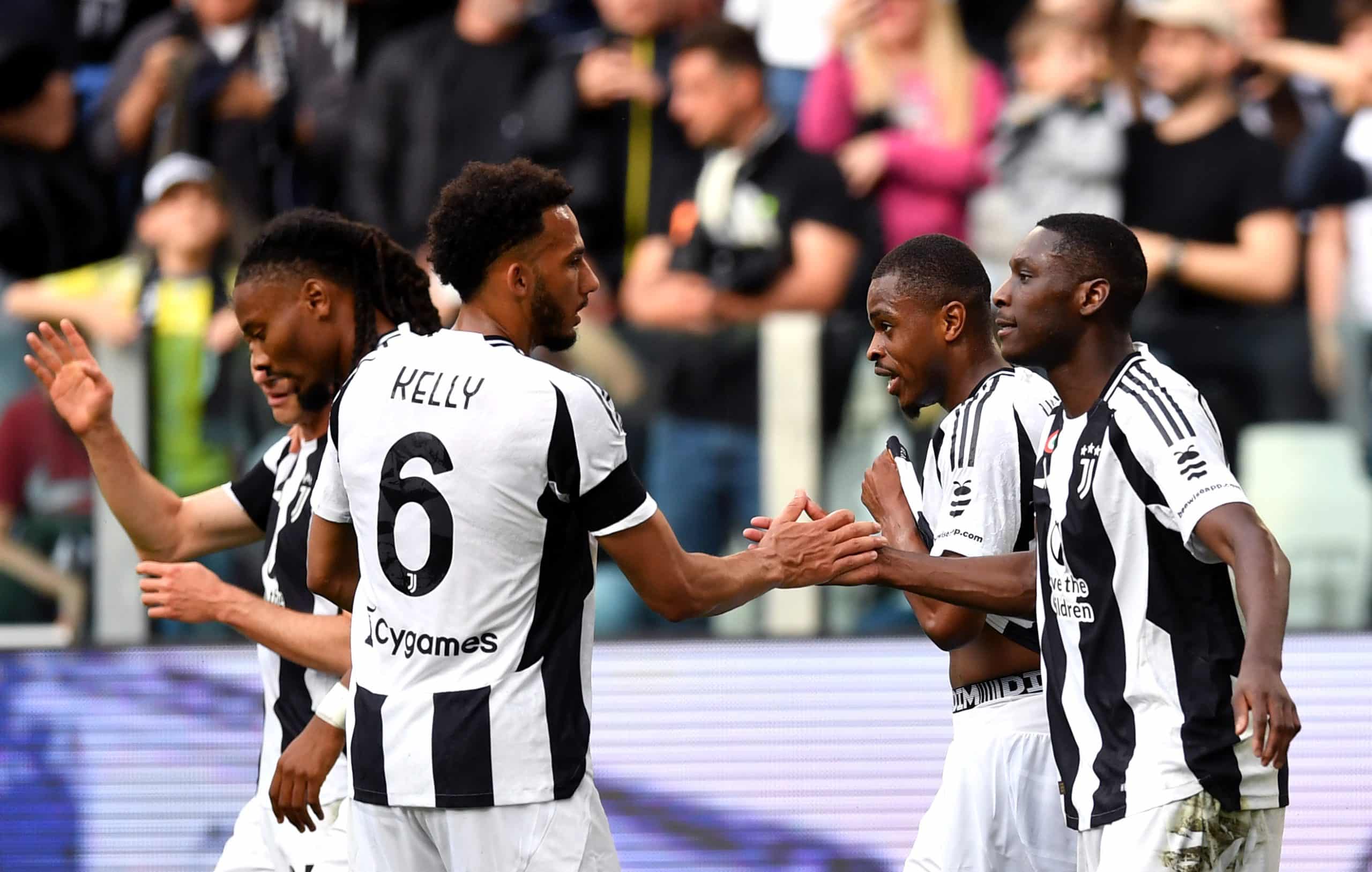 TURIN, ITALY - APRIL 27: Randal Kolo Muani of Juventus celebrates scoring his team's second goal with teammates during the Serie A match between Juventus and Monza at Allianz Stadium on April 27, 2025 in Turin, Italy. (Photo by Valerio Pennicino/Getty Images)