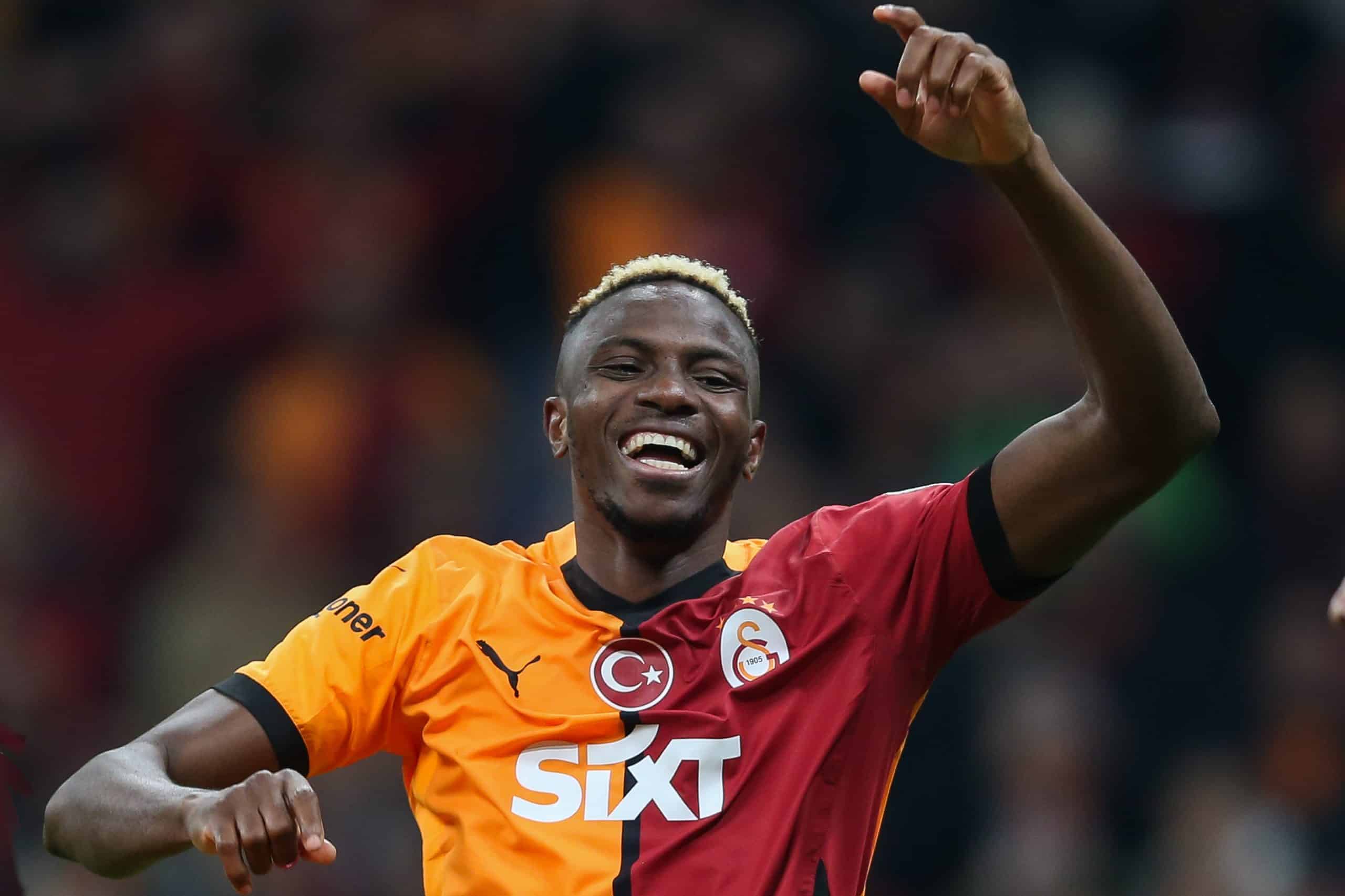 ISTANBUL, TURKEY - OCTOBER 28: Victor Osimhen of Galatasaray celebrates the team's victory after the Turkish Super League match between Galatasaray and Besiktas at Rams Park Stadium on October 28, 2024 in Istanbul, Turkey. (Photo by Ahmad Mora/Getty Images)