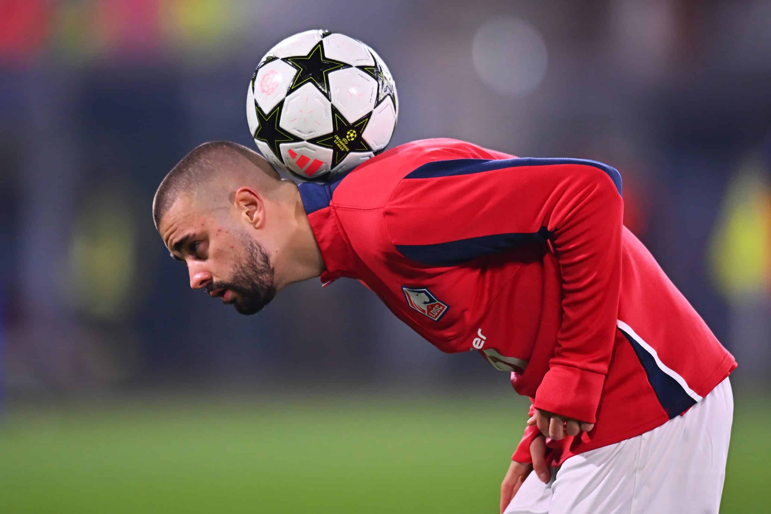 BOLOGNA, ITALY - NOVEMBER 27: Edon Zhegrova of LOSC Lille warms up ahead of the UEFA Champions League 2024/25 League Phase MD5 match between Bologna FC 1909 and LOSC Lille at Stadio Renato Dall'Ara on November 27, 2024 in Bologna, Italy. (Photo by Alessandro Sabattini/Getty Images)