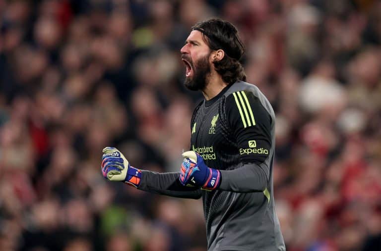 Mercato : la Juventus prête à tout pour recruter Alisson cet été
